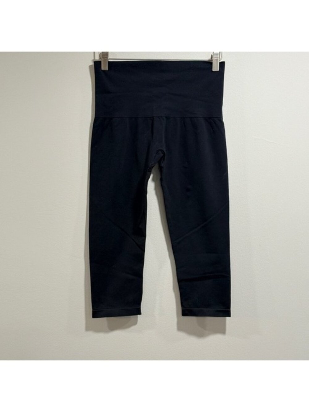 No Brand Women's Black Athletic Workout‎ Capris Size M
